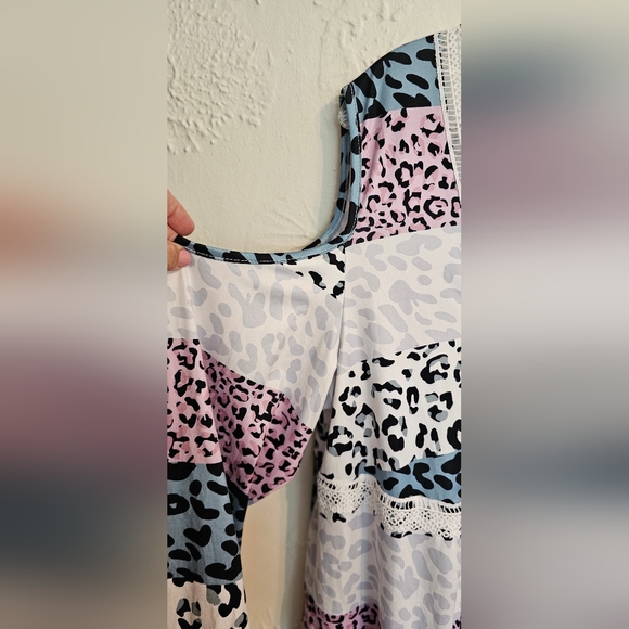 Women's 3X cold shoulder top - Picture 2 of 4